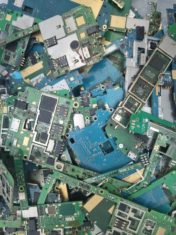 برد اوراقی برای تمرین تعمیرات موبایل